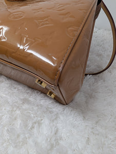 LOUIS VUITTON VERNIS BREA MM
