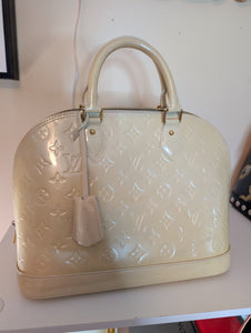 LOUIS VUITTON BLANC CORAIL ALMA PM