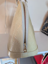 LOUIS VUITTON BLANC CORAIL ALMA PM