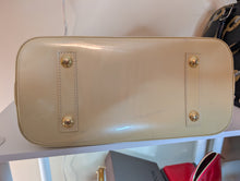 LOUIS VUITTON BLANC CORAIL ALMA PM