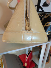 LOUIS VUITTON BLANC CORAIL ALMA PM