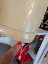 LOUIS VUITTON BLANC CORAIL ALMA PM
