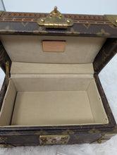 LOUIS VUITTON TRESOR COFFRET 20 TRUNK
