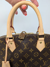LOUIS VUITTON MONOGRAM ALMA MM