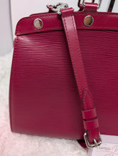LOUIS VUITTON EPI BREA MM, FUSHIA