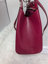 LOUIS VUITTON EPI BREA MM, FUSHIA