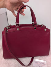 LOUIS VUITTON EPI BREA MM, FUSHIA