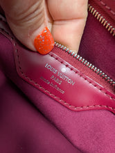 LOUIS VUITTON EPI BREA MM, FUSHIA