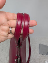LOUIS VUITTON EPI BREA MM, FUSHIA