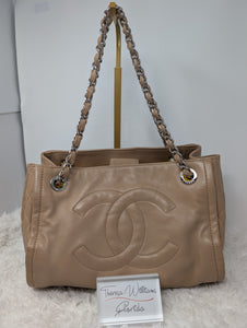 CHANEL HOBO BAG