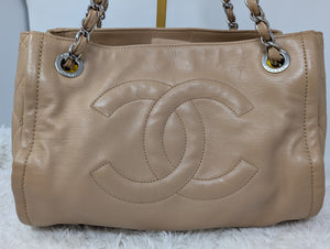 CHANEL HOBO BAG