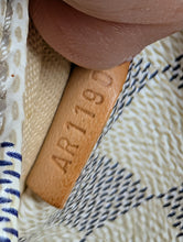 LOUIS VUITTON AZUR TOTALLY MM
