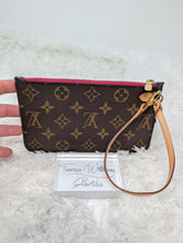 LOUIS VUITTON MONOGRAM PM POCHETTE WRISTLET