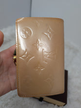 LOUIS VUITTON VEINNOIS COMPACT WALLET