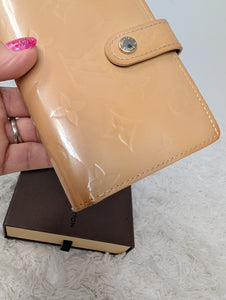 LOUIS VUITTON VEINNOIS COMPACT WALLET