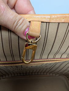 LOUIS VUITTON MONOGRAM NEVERFULL MM AND POUCH