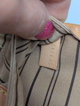 LOUIS VUITTON MONOGRAM NEVERFULL MM AND POUCH