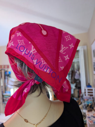 LOUIS VUITTON PINK SILK SQUARE SCARF