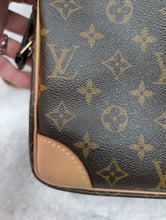 LOUIS VUITTON MONOGRAM NILE CROSSBODY, VERY EXCELLENT
