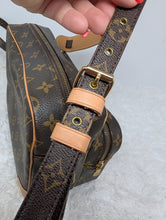 LOUIS VUITTON MONOGRAM NILE CROSSBODY, VERY EXCELLENT
