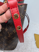 LOUIS VUITTON MONOGRAM RED NEONOE MM
