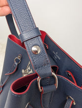 LOUIS VUITTON LOCKME BUCKET, MARINE ROUGE