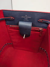 LOUIS VUITTON LOCKME BUCKET, MARINE ROUGE
