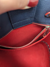 LOUIS VUITTON LOCKME BUCKET, MARINE ROUGE