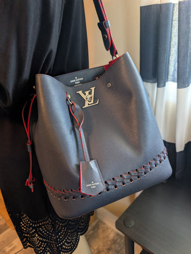 LOUIS VUITTON LOCKME BUCKET, MARINE ROUGE