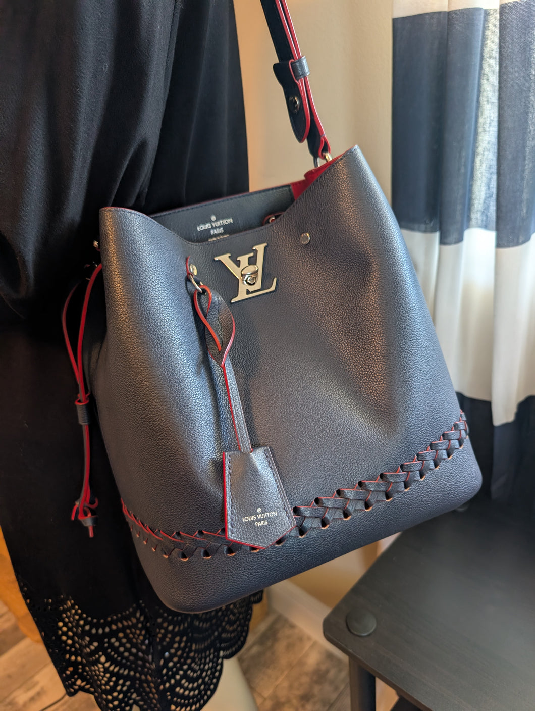 LOUIS VUITTON LOCKME BUCKET, MARINE ROUGE