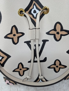 LOUIS VUITTON LIMITED EDITION WILD AT HEART NEONOE MM, LIKE NEW