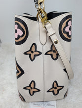 LOUIS VUITTON LIMITED EDITION WILD AT HEART NEONOE MM, LIKE NEW