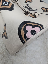 LOUIS VUITTON LIMITED EDITION WILD AT HEART NEONOE MM, LIKE NEW