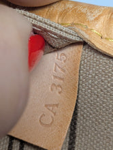 LOUIS VUITTON MONOGRAM NEVERFULL MM, BEIGE INTERIOR