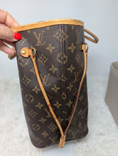 LOUIS VUITTON MONOGRAM NEVERFULL MM, BEIGE INTERIOR