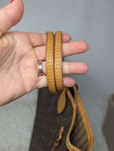 LOUIS VUITTON MONOGRAM NEVERFULL MM, BEIGE INTERIOR