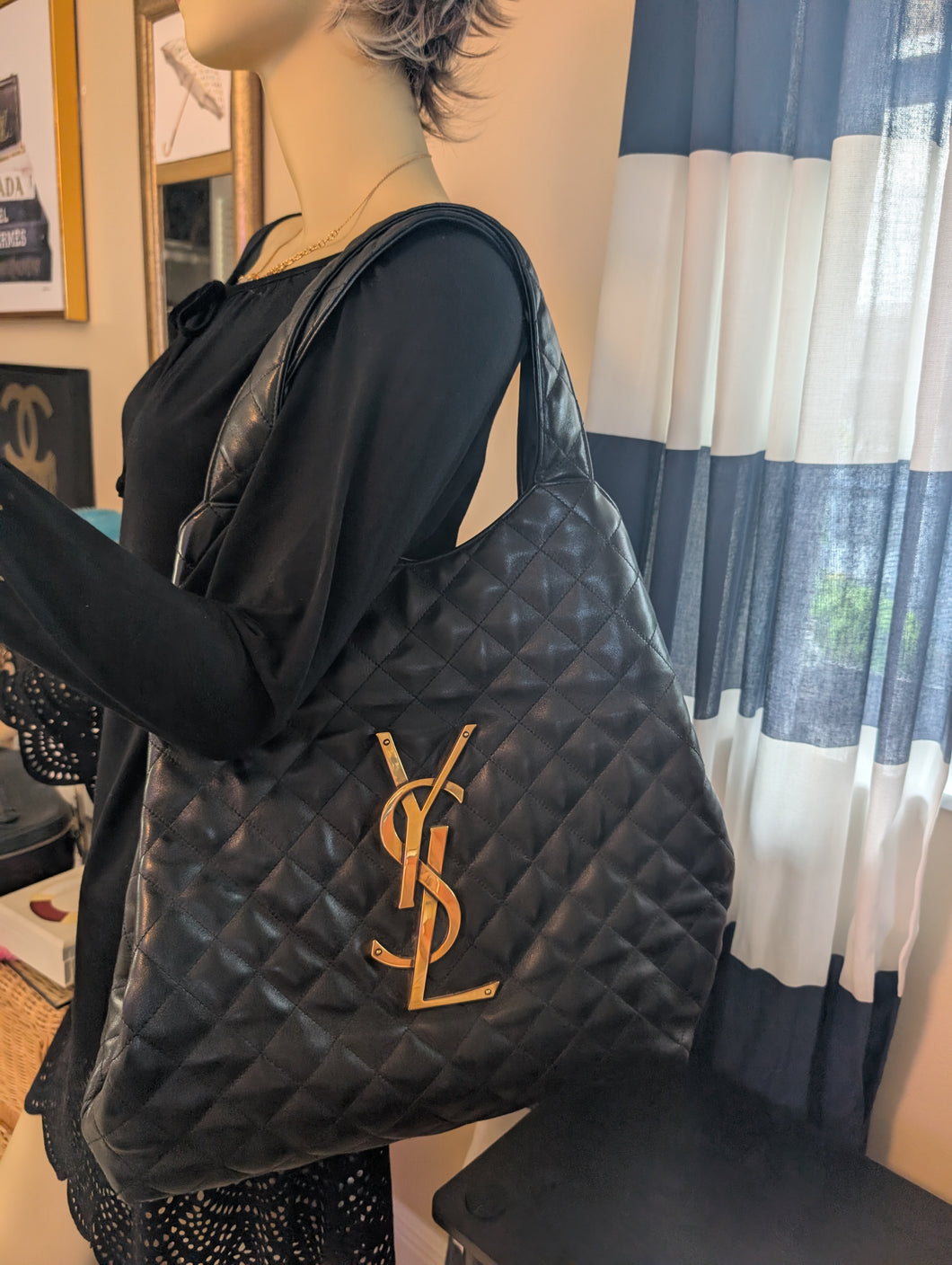 YSL ICARE MAXI TOTE WITH POUCH