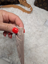 CHANEL CAMILIA CARD HOLDER, ROSE BEIGE