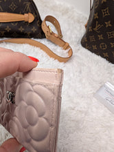 CHANEL CAMILIA CARD HOLDER, ROSE BEIGE