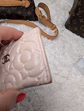 CHANEL CAMILIA CARD HOLDER, ROSE BEIGE