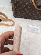 CHANEL CAMILIA CARD HOLDER, ROSE BEIGE