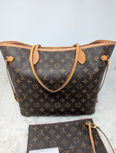 LOUIS VUITTON MONOGRAM NEVERFULL MM, WITH POUCH