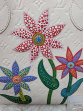 LOUIS VUITTON KUSAMA COLLECTION IVORY NEVERFULL MM WITH POUCH