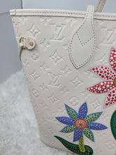 LOUIS VUITTON KUSAMA COLLECTION IVORY NEVERFULL MM WITH POUCH