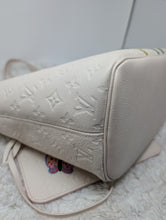 LOUIS VUITTON KUSAMA COLLECTION IVORY NEVERFULL MM WITH POUCH