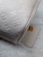 LOUIS VUITTON KUSAMA COLLECTION IVORY NEVERFULL MM WITH POUCH