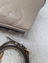 LOUIS VUITTON GRAND PALAIS, TURTLEDOVE