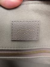 LOUIS VUITTON GRAND PALAIS, TURTLEDOVE