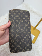 LOUIS VUITTON MINI LIN ZIPPY WALLET