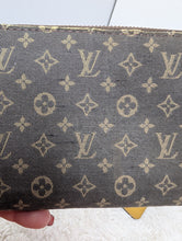LOUIS VUITTON MINI LIN ZIPPY WALLET